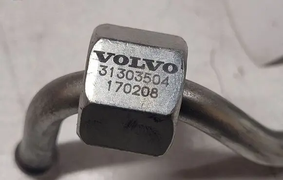 Volvo S90, V90 Fuel injector supply line/pipe 31303504 170208