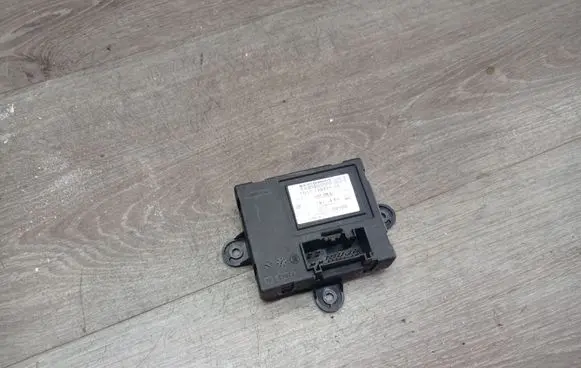 Volvo V70 Door control unit/module 0507918400