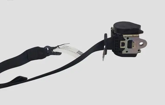 Volkswagen e-Golf Rear seatbelt 621102200