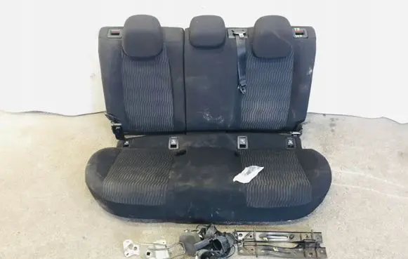 Peugeot 308 Second row seats 