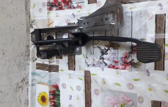 Volvo V50 Brake pedal 1398
