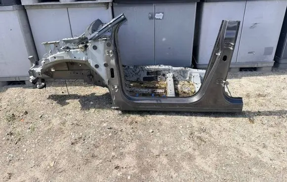 Peugeot 5008 II Front side member 