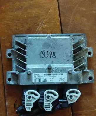 Ford Fiesta Engine control unit/module 8v2112a650tg