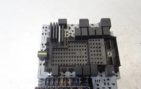 Volvo XC90 Fuse module 30679527