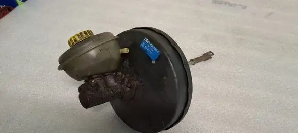 Audi 80 90 B3 Brake booster 893612105C