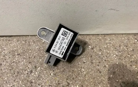 Mercedes-Benz C W204 Airbag deployment crash/impact sensor A2048210651 56054047AB