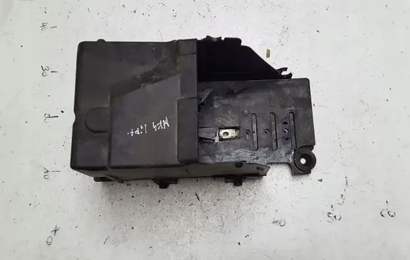 Ford Mondeo MK IV Battery box tray 