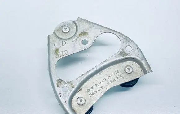 Volkswagen Touareg II ABS pump bracket 7P0614235 7P0614177