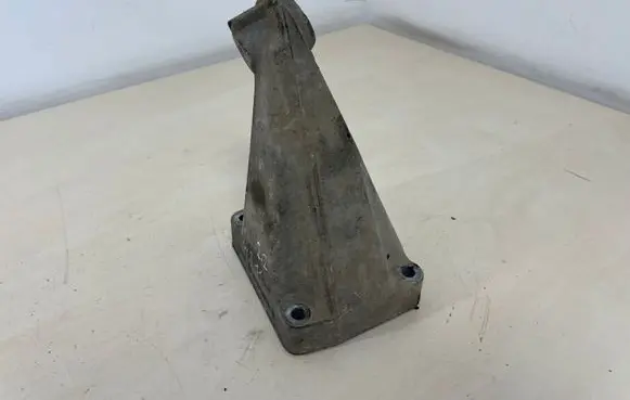 Mercedes-Benz E W211 Engine mounting bracket A6112230804