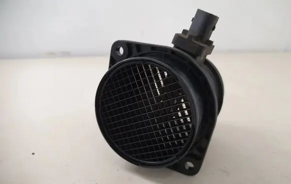 Volvo V70 Mass air flow meter 31216661