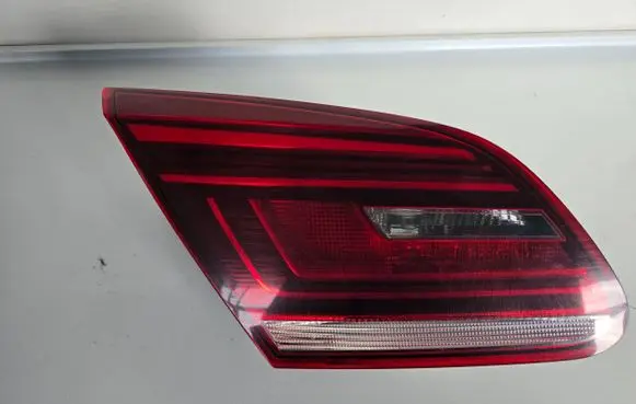 Volkswagen PASSAT CC Tailgate rear/tail lights 3C8945307P 81180101