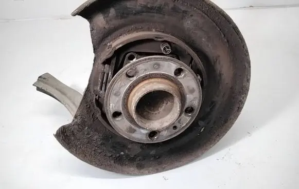 Volvo V70 Rear wheel hub 9200623