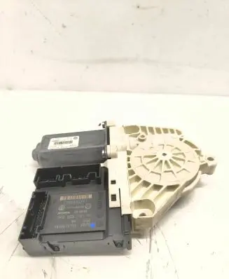Volkswagen PASSAT B6 Front door window regulator motor 1K0959701Q 988691113