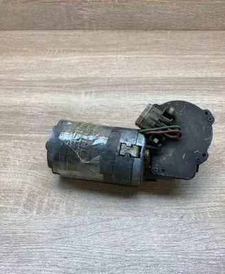Volkswagen PASSAT B2 Wiper motor 321955113G