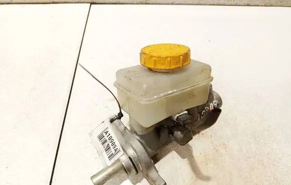 Master brake cylinder