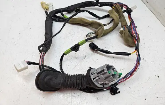 Suzuki Grand Vitara II Front door wiring loom
