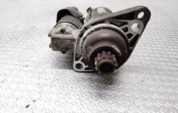 Volkswagen Touran I Starter motor 02Z91102311 D7GS8