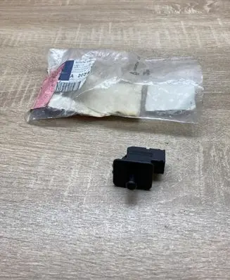 Mercedes-Benz C W202 Front door sensor 2028202110