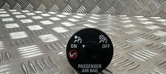 Opel Zafira C Passenger airbag on/off switch 13577258