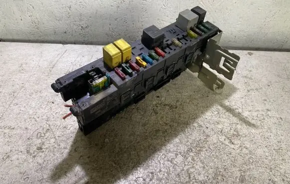 Mercedes-Benz C W203 Comfort/convenience module 2035450701 5DK00797420