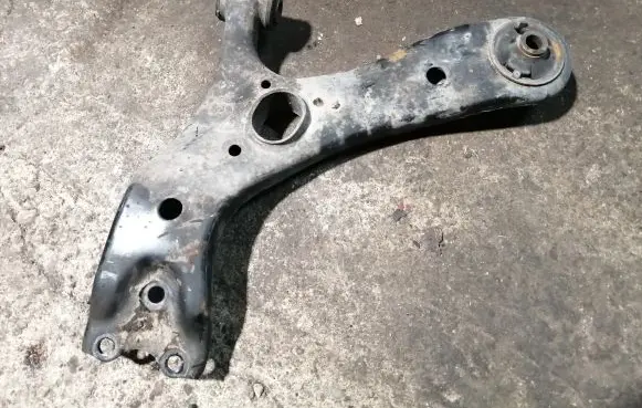 Toyota Verso Front lower control arm/wishbone