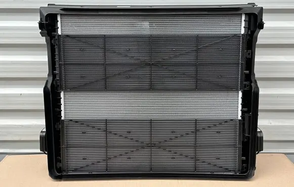BMW 7 G70 Coolant radiator 5A187E4