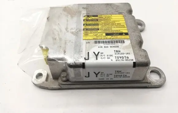 Toyota Avensis T270 Airbag control unit/module 8917005230