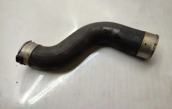 BMW 5 F10 F11 Intercooler hose/pipe