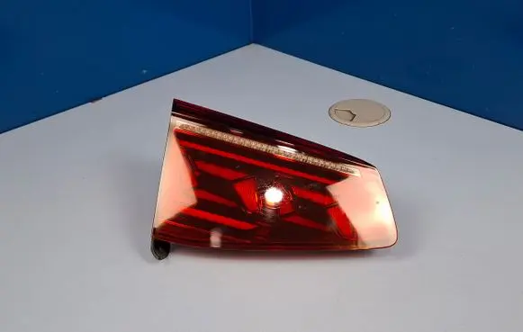 Volkswagen PASSAT B8 Tailgate rear/tail lights 3G9945307L 3G9945307N 81880111
