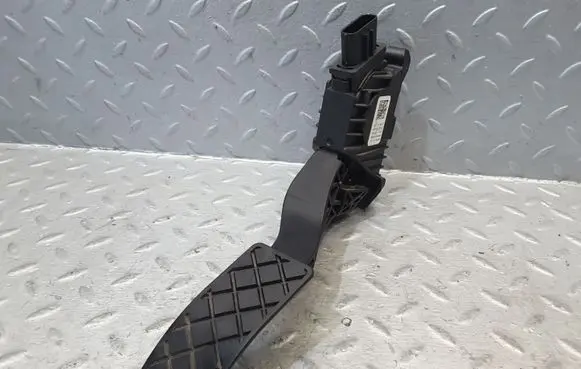 Skoda Octavia Mk3 (5E) Accelerator throttle pedal 5Q1721503F 6PV010621