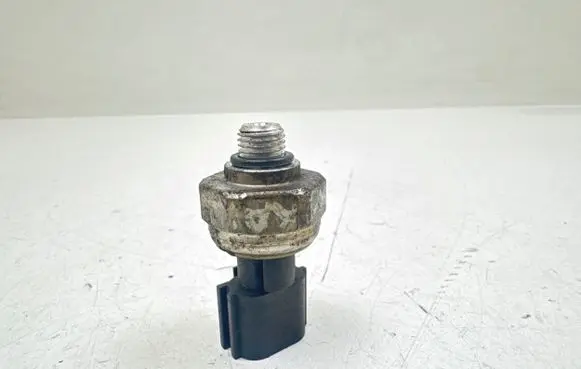 Nissan X-Trail T31 Air conditioning (A/C) pressure sensor 42CP89