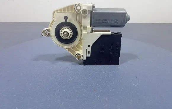 Volkswagen Golf IV Front door window regulator with motor 1K3837401E