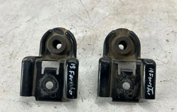 Subaru Forester SK Radiator mount bracket 45124SJ000