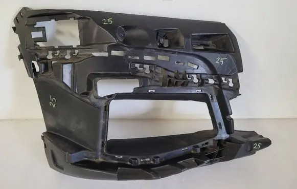 BMW 7 G11 G12 Front bumper mounting bracket 8073992