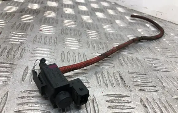 BMW 5 F10 F11 Turbo solenoid valve 7810831 70231800 10T279