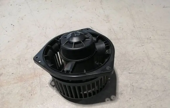 Nissan Pathfinder R52 Heater fan/blower