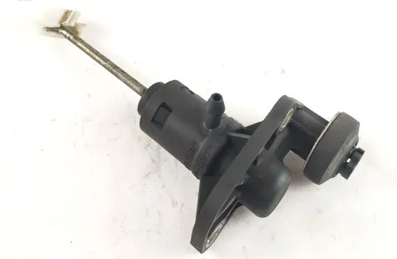 Audi A4 S4 B6 8E 8H Clutch master cylinder 8E1721401AJ