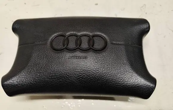 Steering wheel airbag
