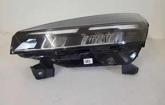 Renault Clio V Headlight/headlamp 260600149R