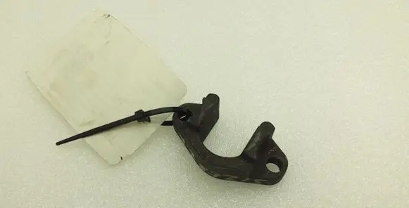 BMW 5 E60 E61 Fuel Injector clamp holder 7787215