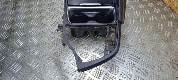 Cup holder front