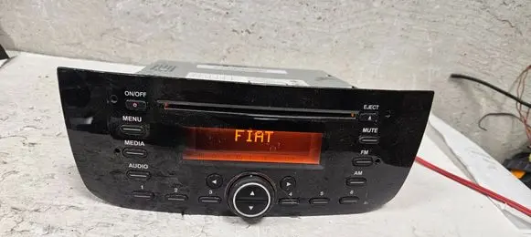 Fiat Punto Evo Radio/CD/DVD/GPS head unit 7355539210 28361447 F199fleur