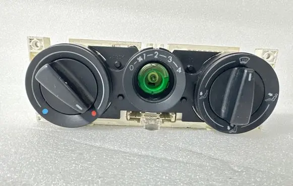 Volkswagen PASSAT B5 Climate control unit 1J0819045D