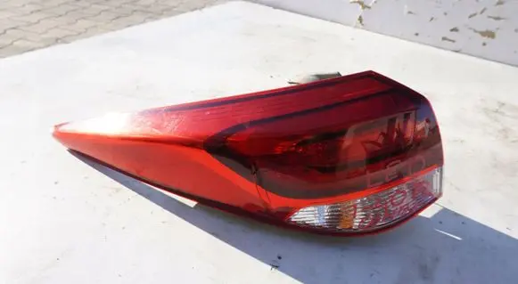 Hyundai i40 Tailgate rear/tail lights 