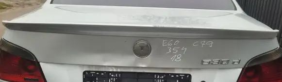 BMW 5 E60 E61 Fender mounting bracket 