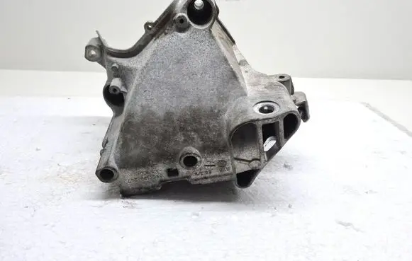 Volkswagen Golf VIII Engine mounting bracket 05C199207