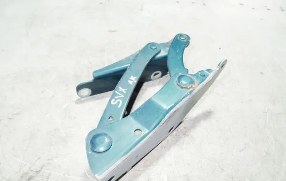 Subaru SVX Tailgate/trunk/boot hinge 