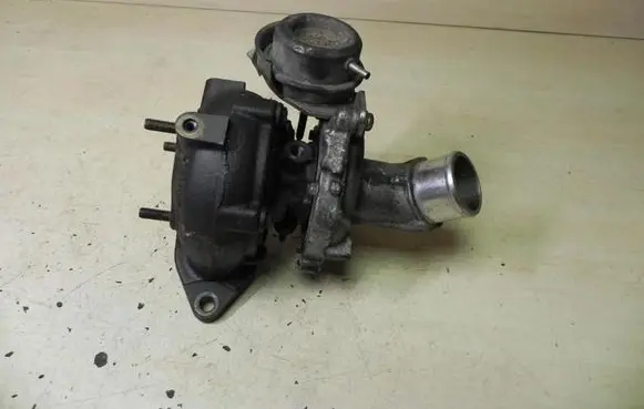 Toyota Auris 150 Turbo 172010N030