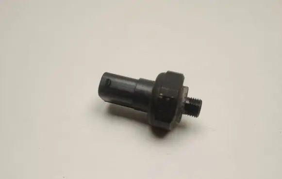 Mercedes-Benz E W211 Air conditioning (A/C) pressure sensor A0045429018
