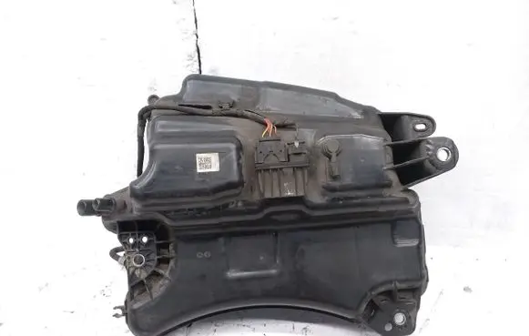 Seat Leon (5F) AdBlue liquid reservoir 5Q0131877F 5Q0131969E